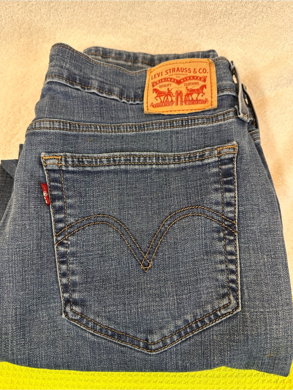 Levi's Women's Medium Blue Straight-Leg Jeans